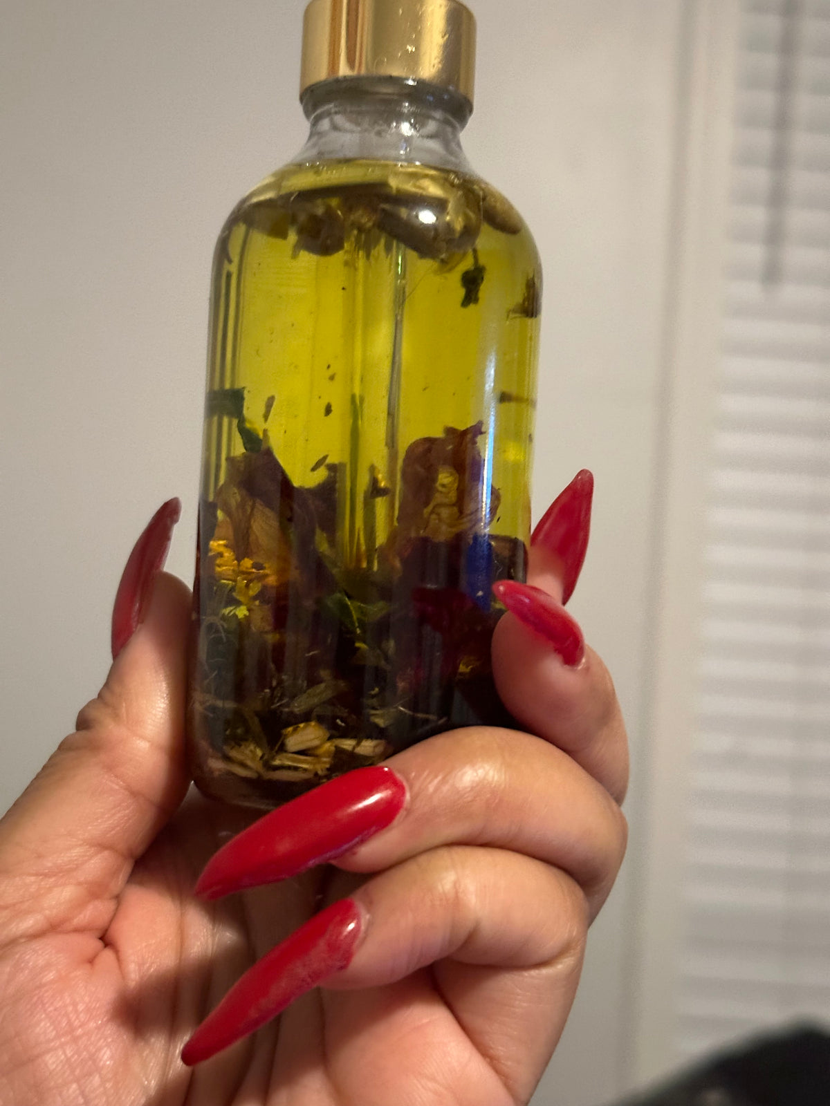 YONI OIL